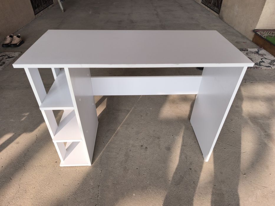 Kompyuter stol sotiladi