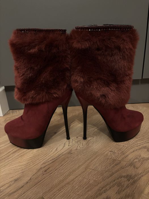 Botine noi, fara eticheta!