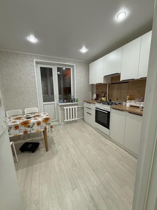 Продам 2 комн ленинградку.Сокол,8 школа