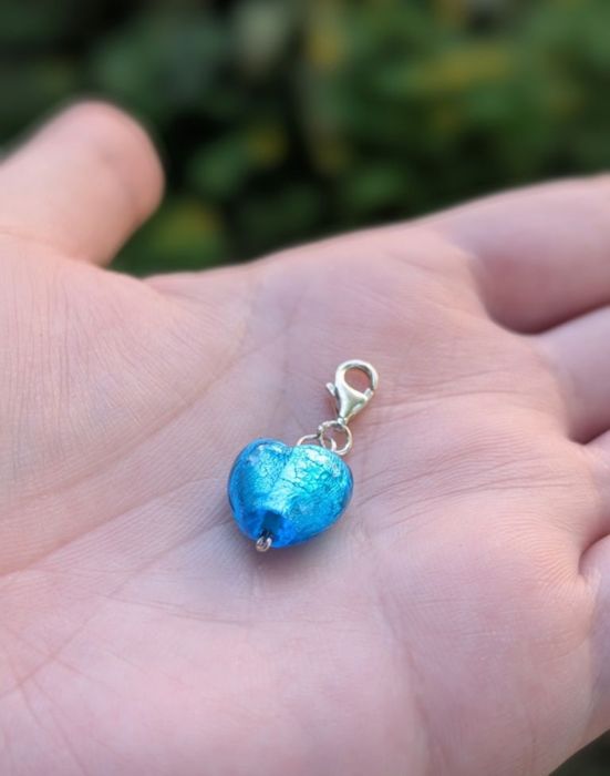 Vechi charm pandantiv argint 925, in forma de inima, sticla de Murano, albastru inchis
