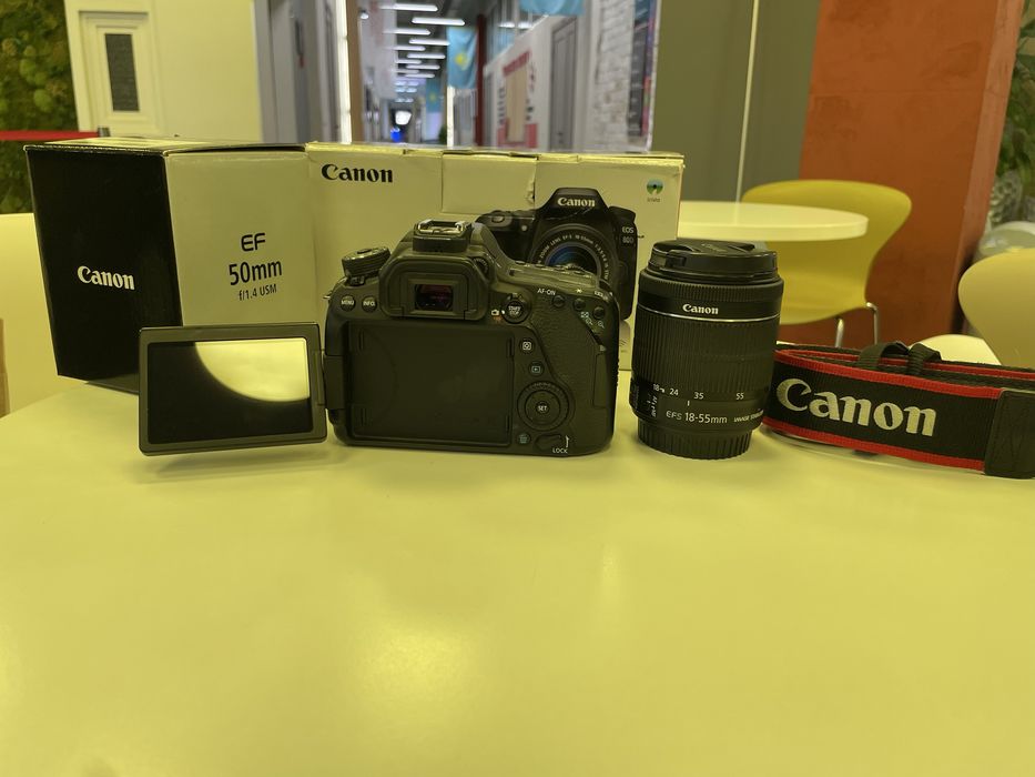 Камера Canon EOS 80D