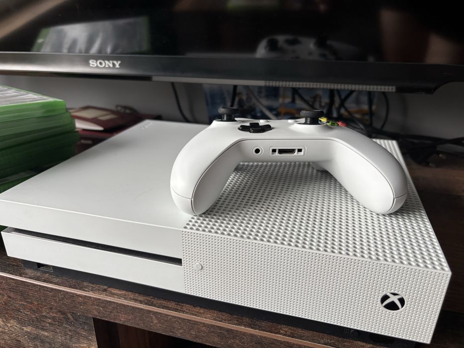 Xbox one S контролер 9 игри