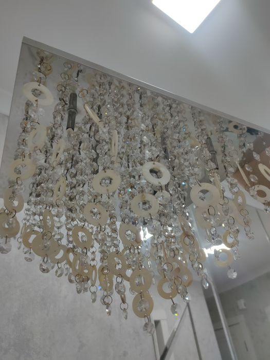 Продам люстру б/у . В рабочем состоянии