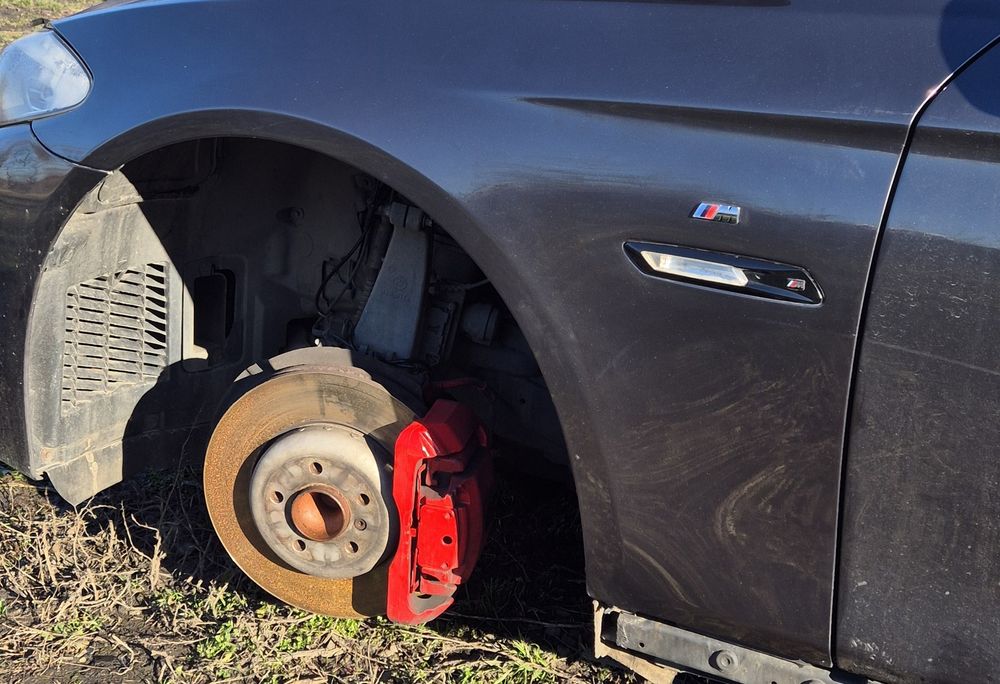 Aripa stanga bmw seria 5 f10 f11 cod culoare A90 2012