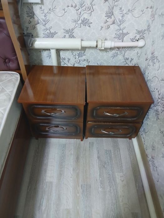 Mebel sotiladi srochno Kravat 2 ta tumbasi
