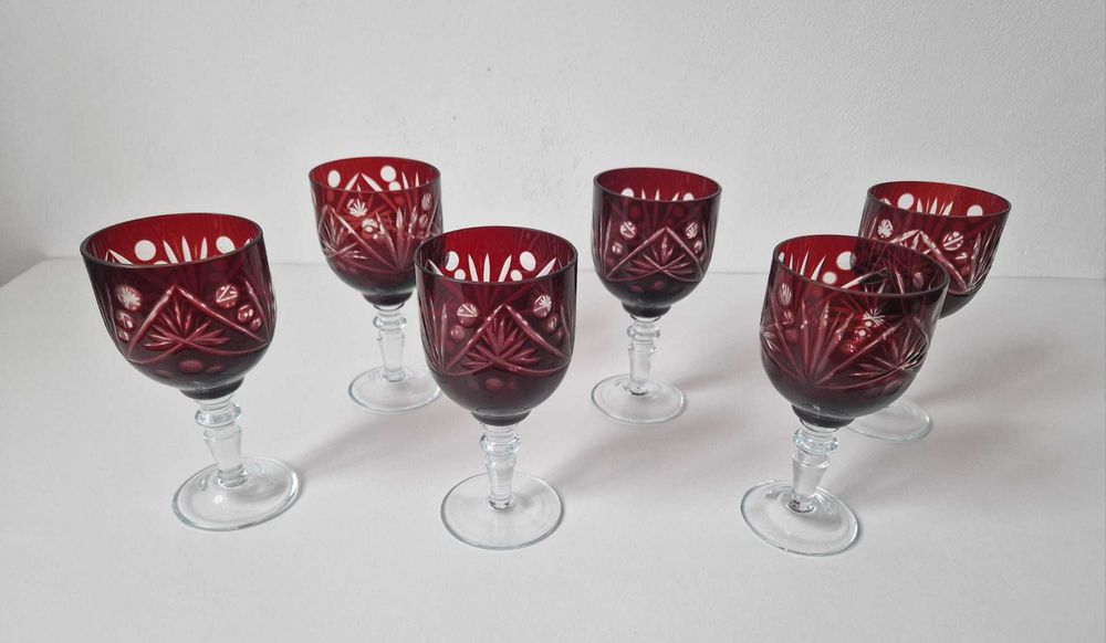 Set pahare rubin roșu – sticlă gravată – 18 bucăți