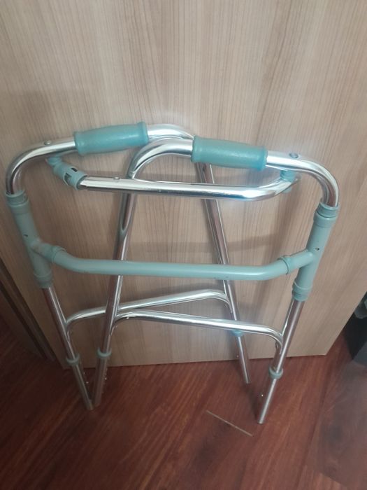 Продам ходунки для взрослых