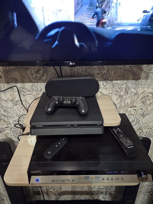 PlayStation 4 slim