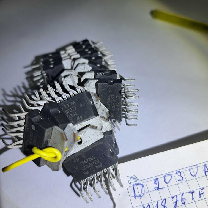 Микросхема Уселители Танзисторы