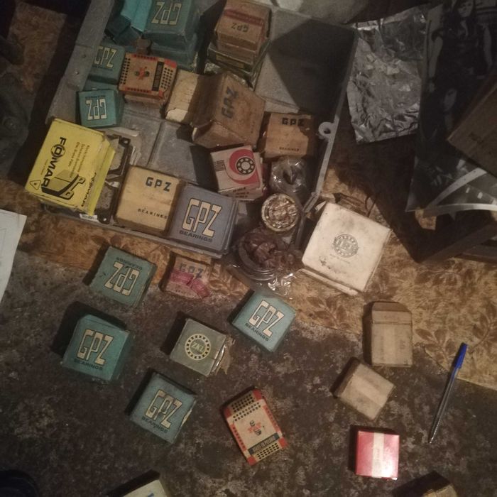 Части за ВАЗ2101 , Москвич 412, лагери различни видове.