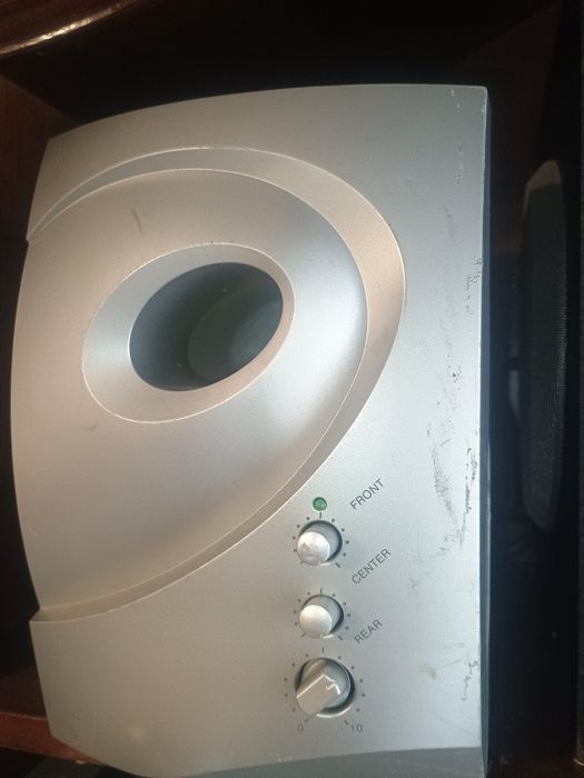 Subbass activ pentru sistem home cinema