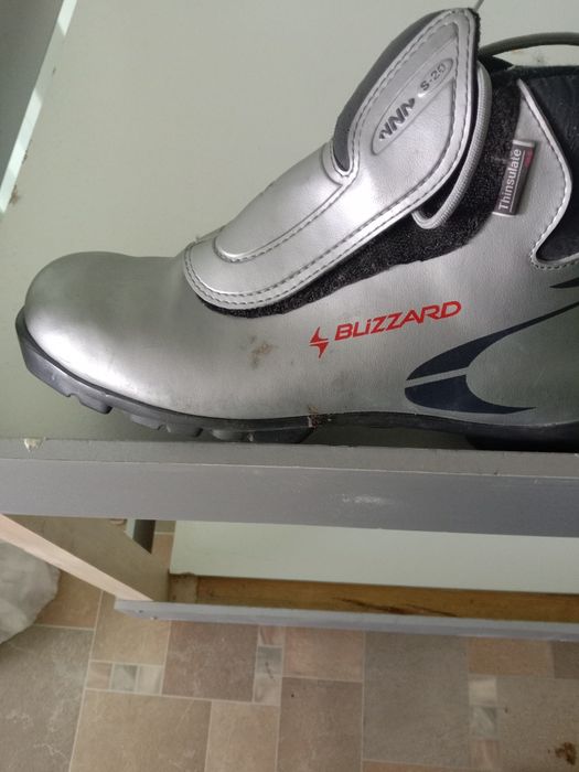 Беговые лыжи с ботинками 39 размер