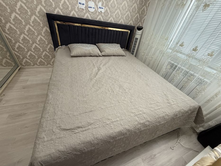 Двуспальная кровать 180х200 + матрас