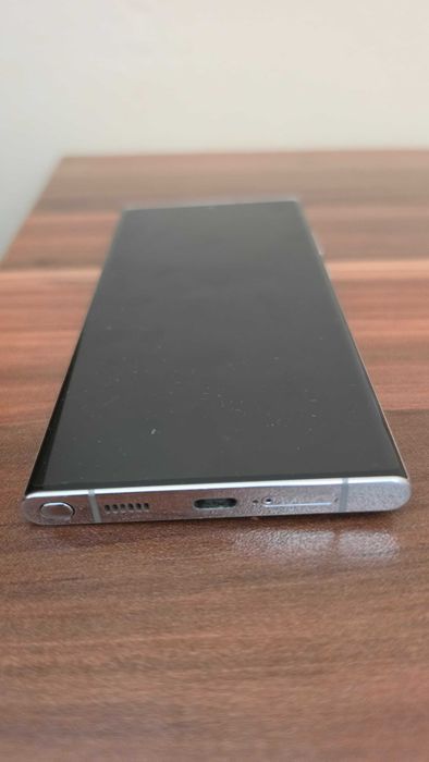 Телефон Самсунг S22 Ultra