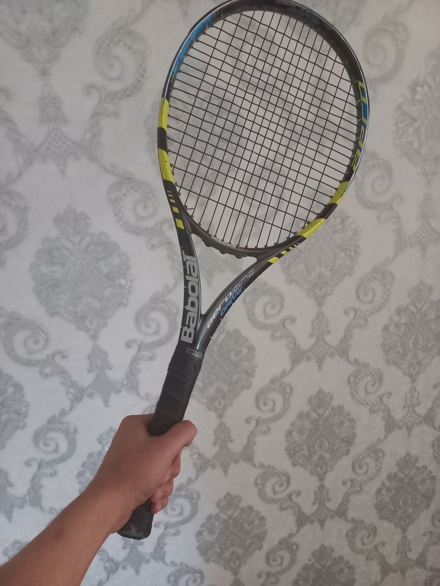 Professional tennis raketkasi. BABOLAT AERO PRO DRIVE 2020. 600