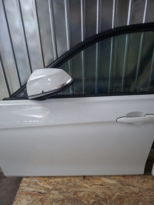 Usa Stanga Fata BMW F30 F31 Spate F30 culoare A300  cu macara și geam