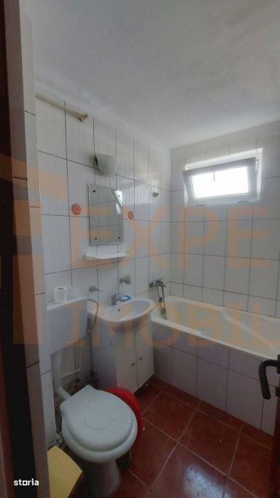 Apartament 2 camere de vanzare, situat in zona Tomis II