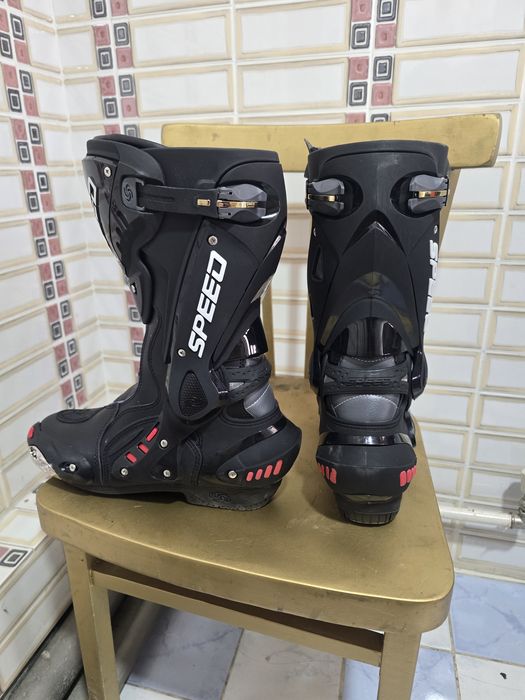 Мотоботы для мотоцикла