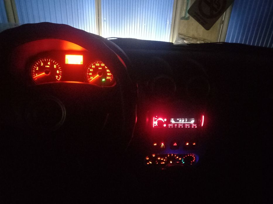 Рено Логан в отличном состоянии