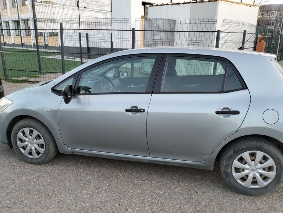Vând Toyota Auris
