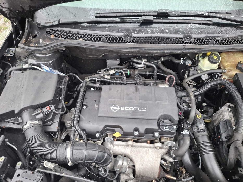 Opel Astra J - Limuzina  - 1.4 Turbo Benzina 140CP