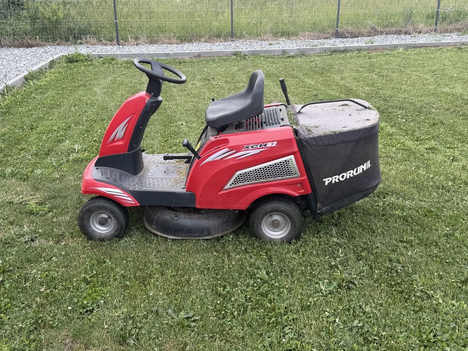 Vând tractor de tuns iarba Pro Run XCH62