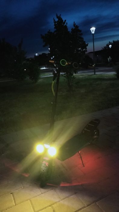 Продам самокат кугоо