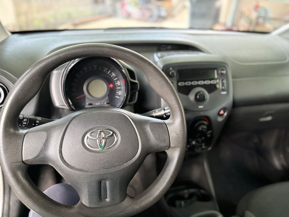 Toyota Aygo 2018 1.0 benzină foarte economică 96.000 km reali stare foarte bună