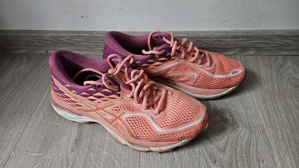 Adidași alergare femei Asics