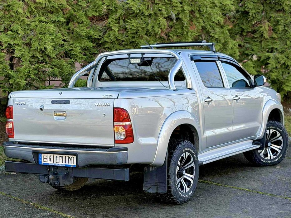 - IMPECABILA Toyota Hilux INVINCIBLE 3.0Tdi 170cp Automata Full