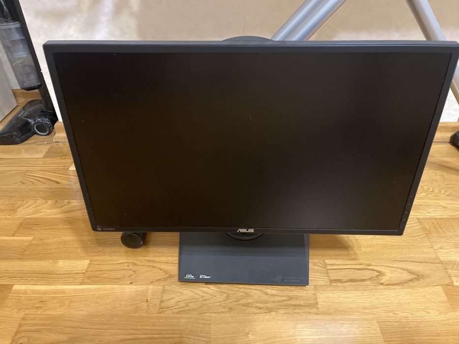 Монитор Asus ROG245 144Hz