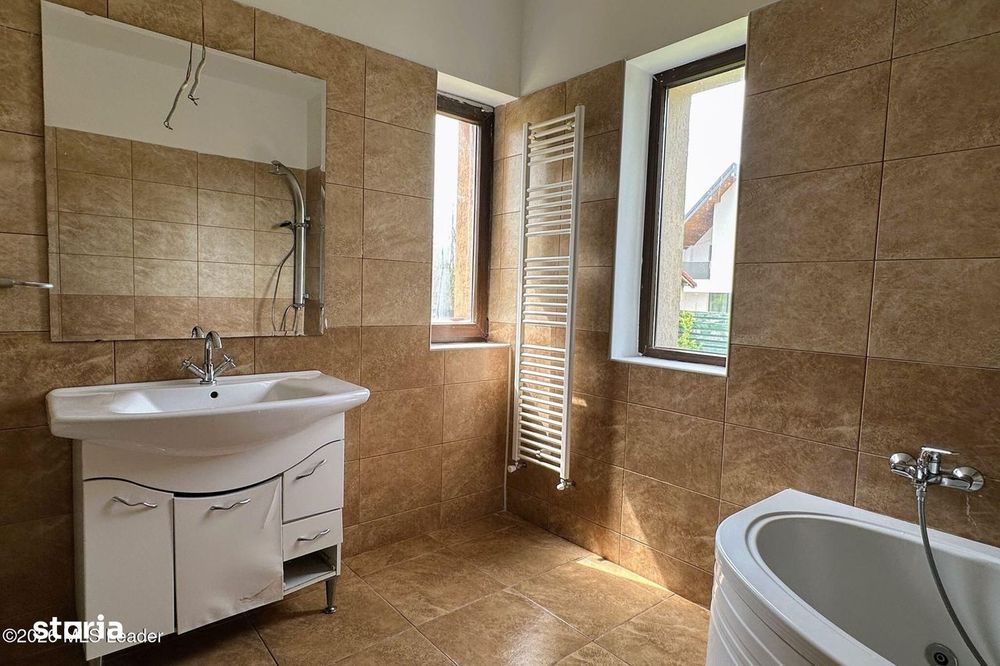 Tamasi - langa padure, casa 300 mp teren 711 mp, personalizabila