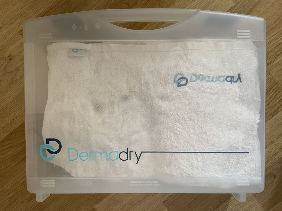 DermaDry Total, complet funcțional.