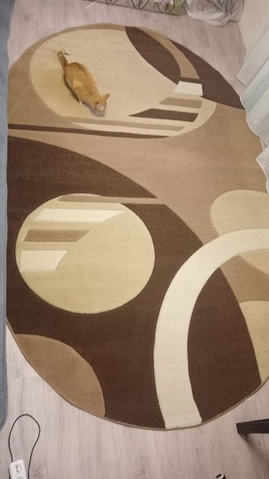 Продам ковер овальный
