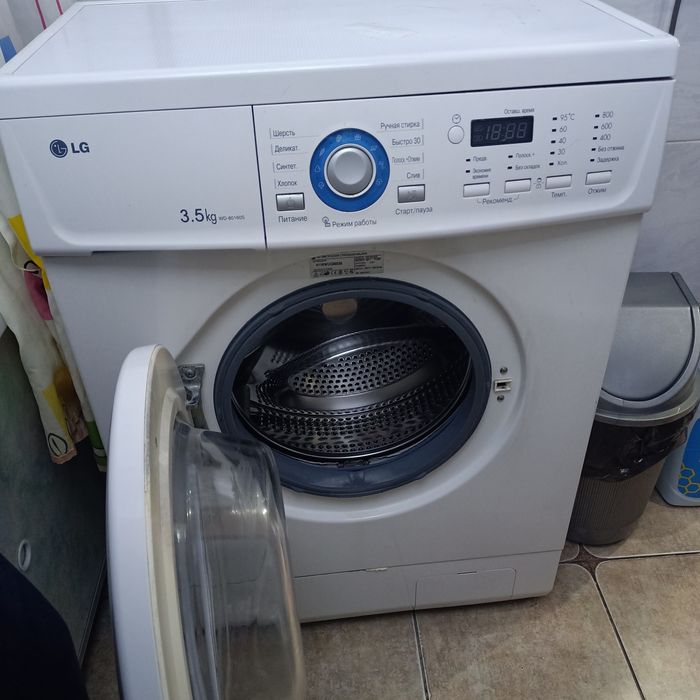 Продам машинку автомат LG