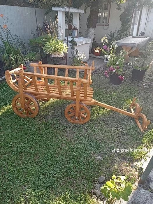 Carucior pentru flori