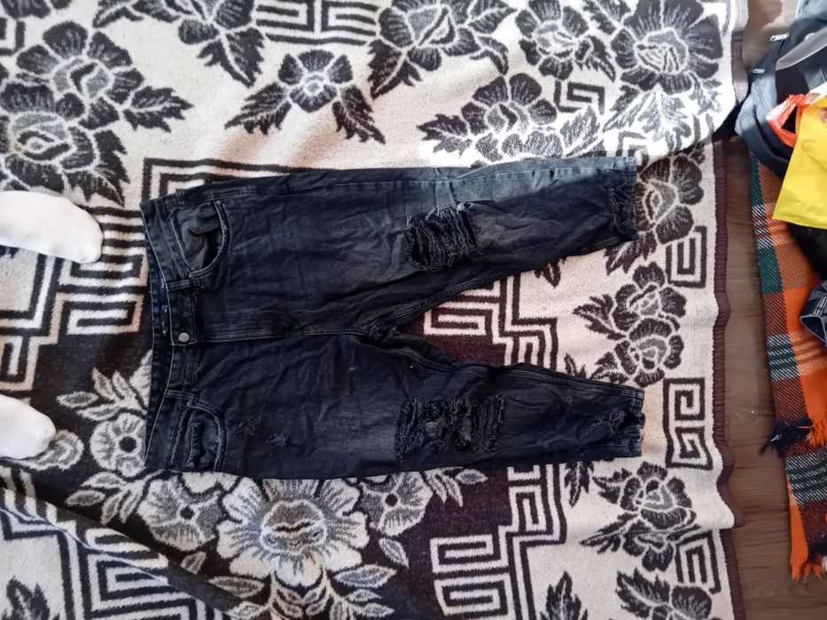 Скъсани широки дънки (dad fit) размер 52