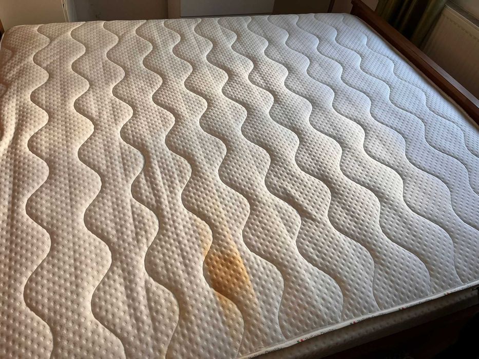 Saltea dublă, stare bună