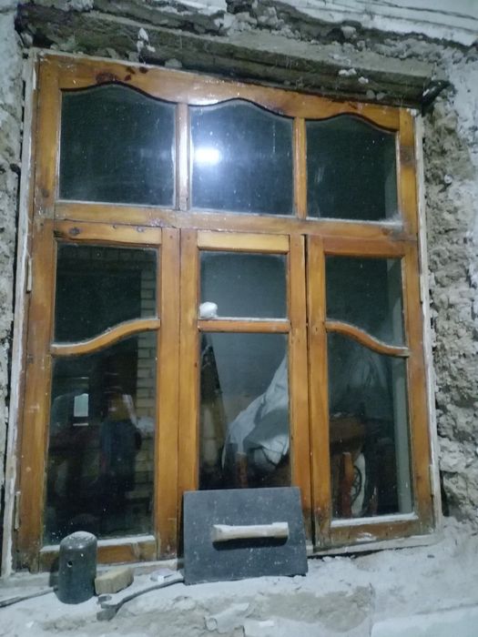 Eshik romlar sotiladi narxini kelishamiz