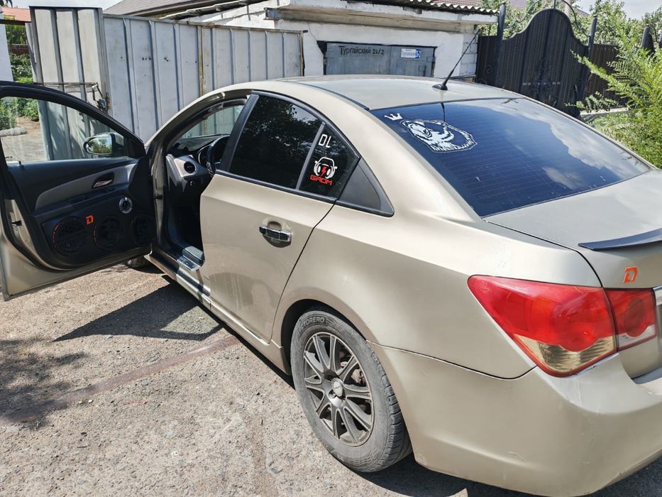 Продам Chevrolet Cruze 2010 год