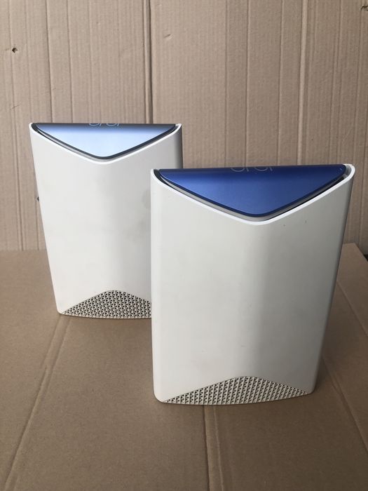 Router NETGEAR  Orbi SRS60 si ASUS RT-AC 55U
