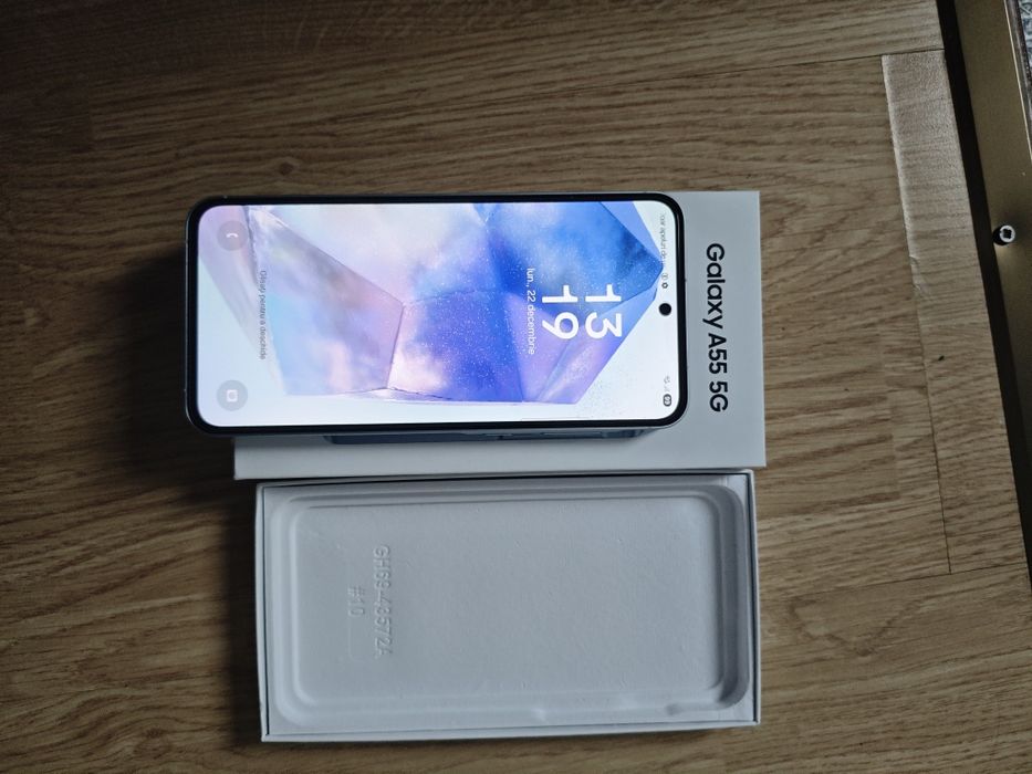 Vând telefon Samsung stare foarte bună