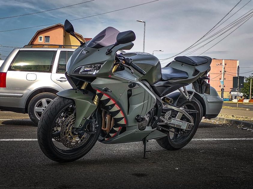 Honda CBR600RR - culoare unica