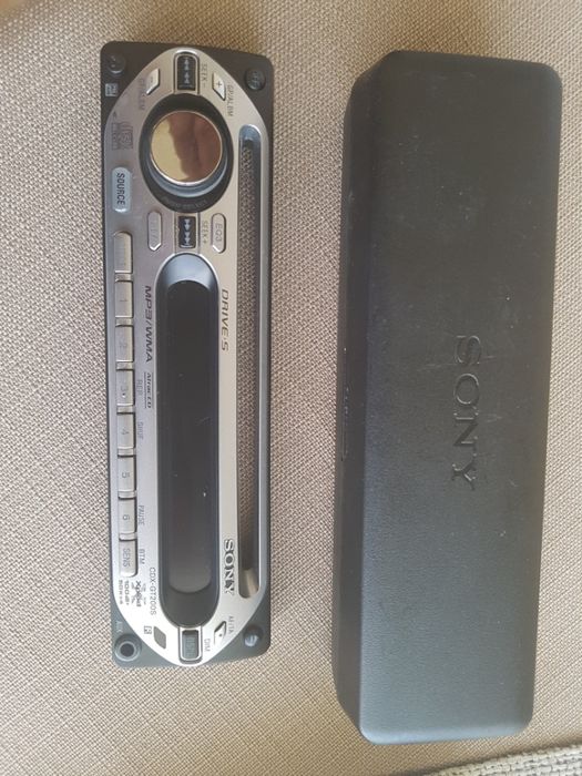 Sony CDX-GT200S Авто радио