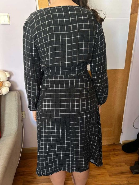 Рокля тип "прегърни ме" размер М