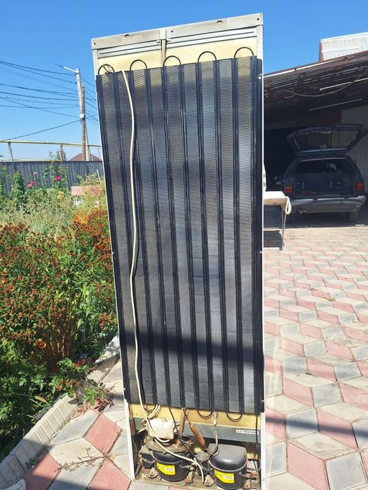 Продам холодильник Аристон