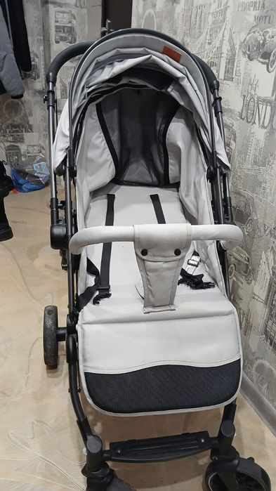 Срочно продам прогулочную коляску