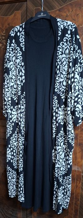 Продаётся женская абая с платьем в отличном состоянии