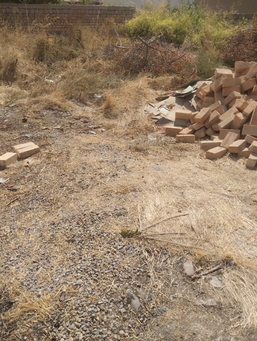 Toshkendan uncha uzo bomagan yer uchastka sotiladi