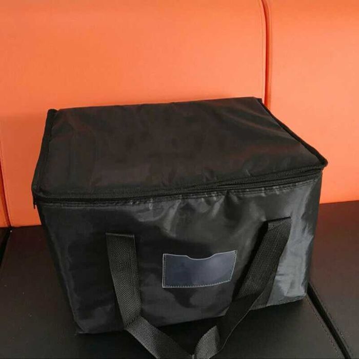 Geanta pita termoizolanta 43X30X31 cm. Noua ambalata!